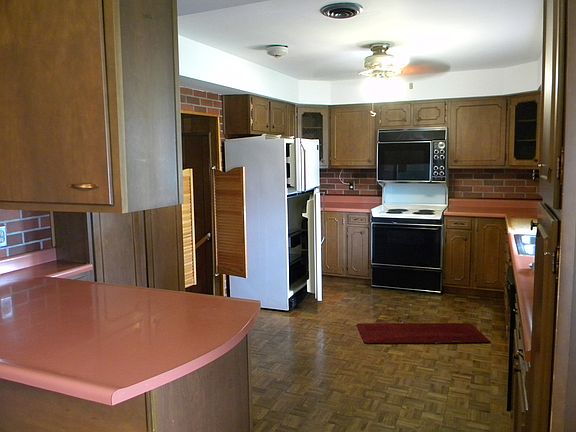 2nd image of 801 South St
