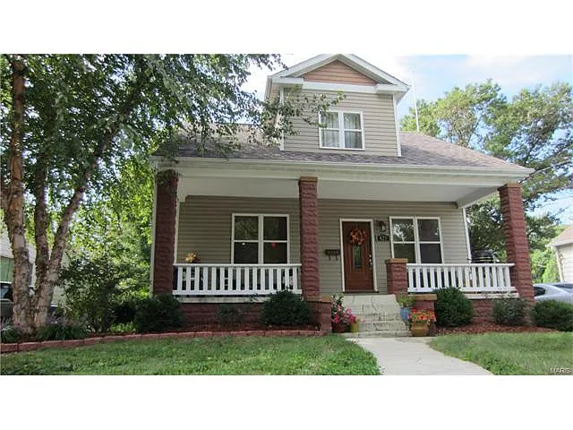 425 Home Ave photo 1