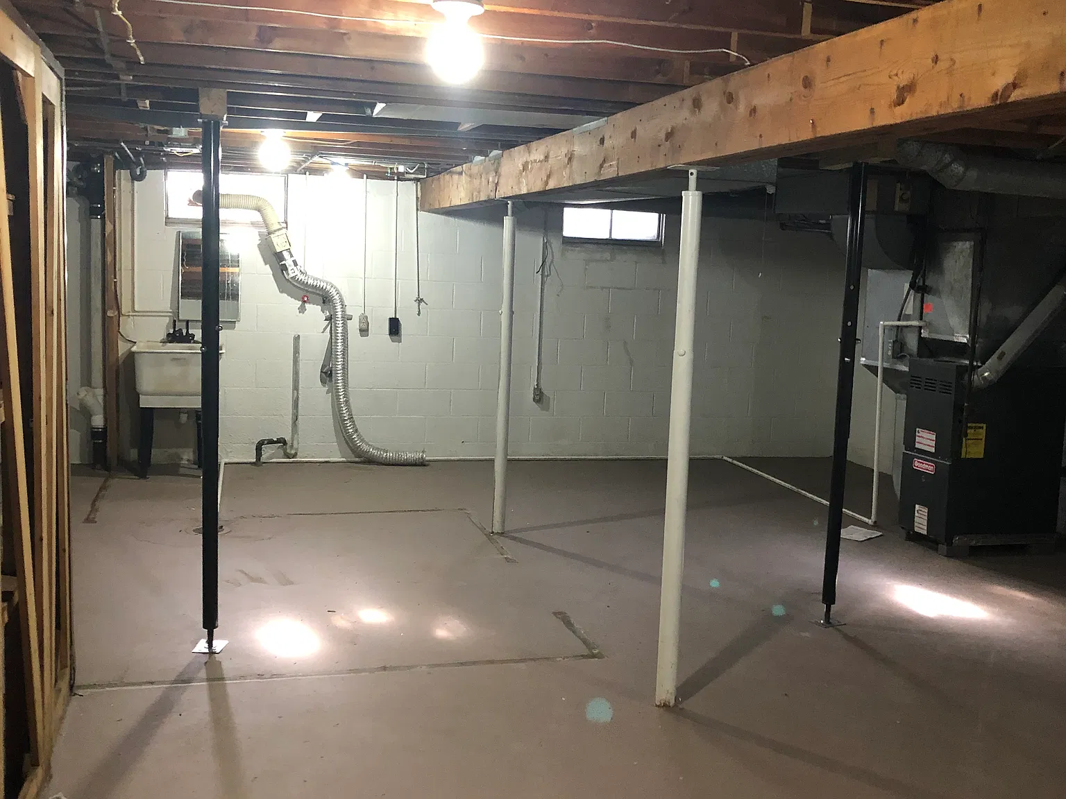3 bed, 1.5 bath, 1800 sqft, $1,300 — Photo 3