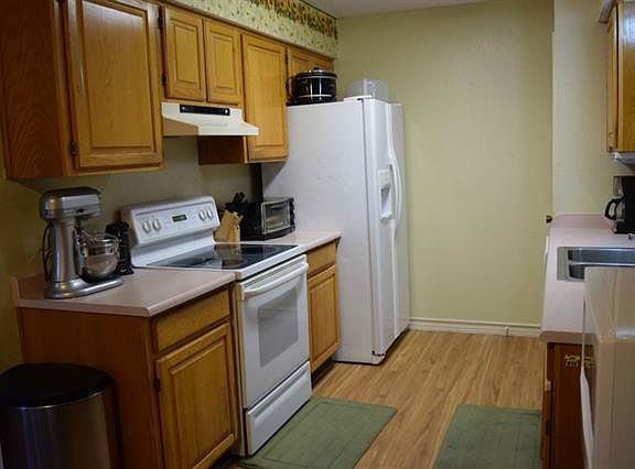 5th image of 620 Canyon Dr