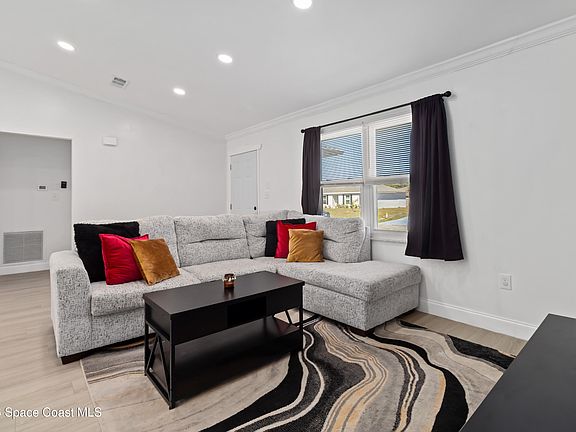 2nd image of 292 Trilby Rd SW