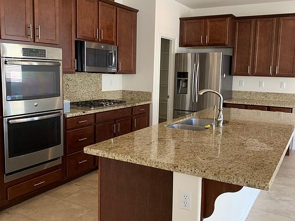 3rd image of 38190 Fairbrook Dr