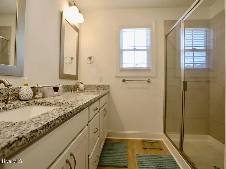 100 Falkirk Ct — Photo 29