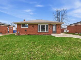 12851 Chippewa Dr, Warren, MI