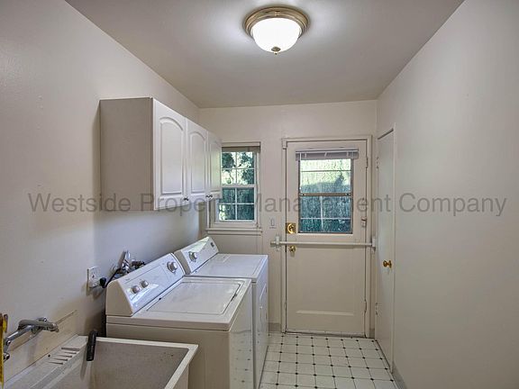 4th image of 3315 Clair Ct