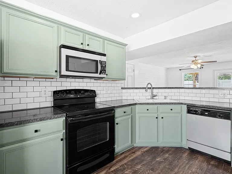 2128 Victory Gallop Ln — Photo 8