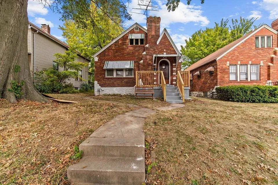 1105 Hornsby Ave