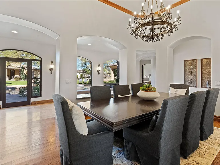 Formal Dinning Room