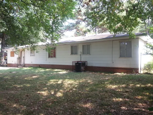 2727 Revere St, Jackson, MS 39212