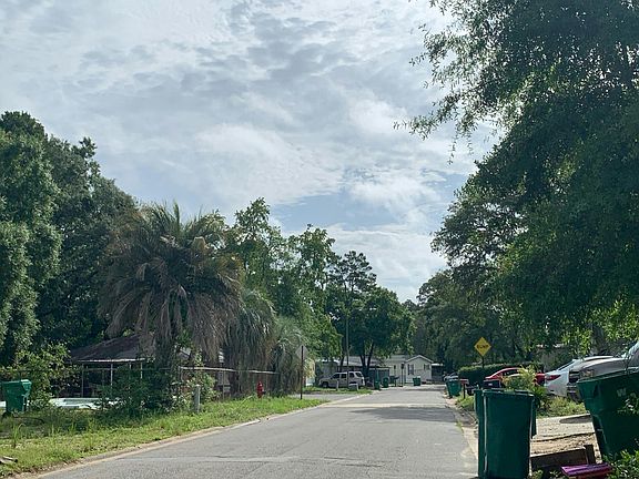 5th image of 1020 Everglade Dr