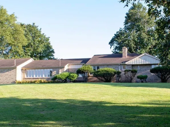 295 W Riverside Dr, Peru, IN 46970