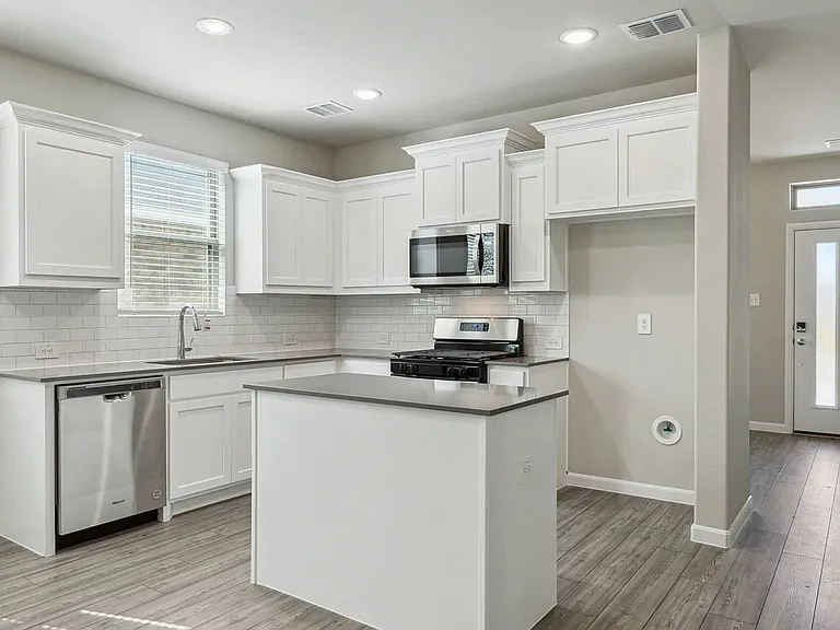 1415 Vinewood St — Photo 3