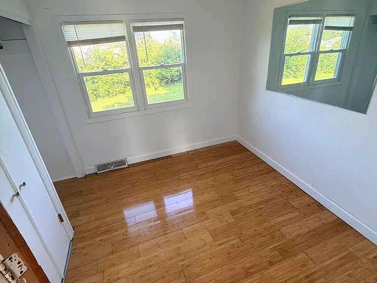 1821 E Ridgeway Ave — Photo 22