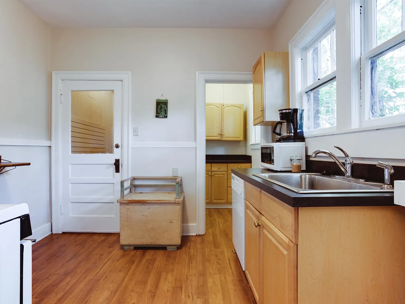 2 bed, 1.0 bath, $1,500 — Photo 3