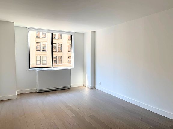 4th image of 300 Mercer St APT 7e