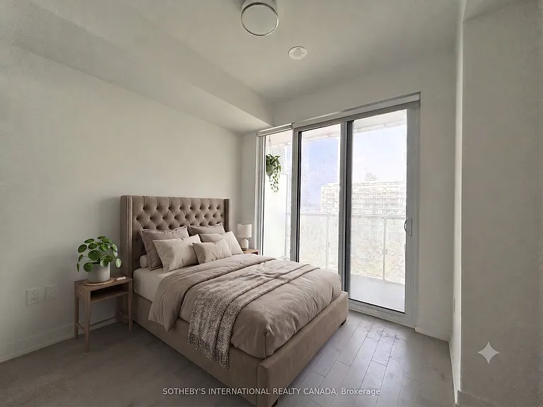 15 Queens Quay E #607 — Photo 11