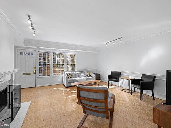 4th image of 1823 Corcoran St NW #9