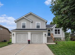 10204 N Lewis Ave, Kansas City, MO 64157