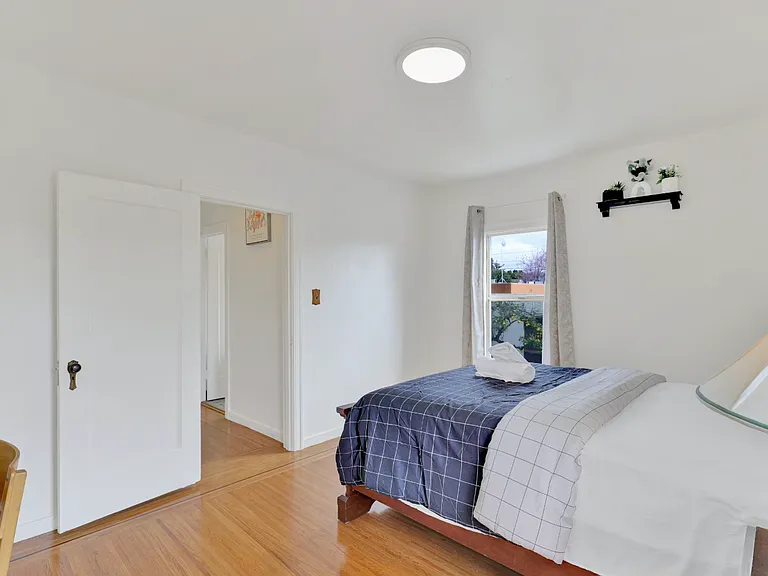 271 W Broadmoor Blvd — Photo 17