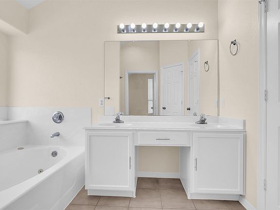 4th image of 6003 Decker Ridge Ct