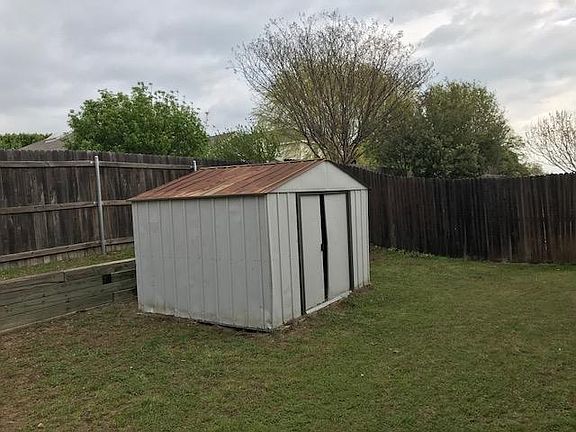 4th image of 220 Rock Prairie Ln