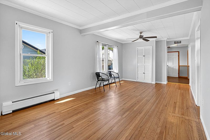 3rd image of 9 Atlantic Avenue