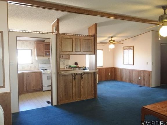 3rd image of 1023 E Acacia Dr