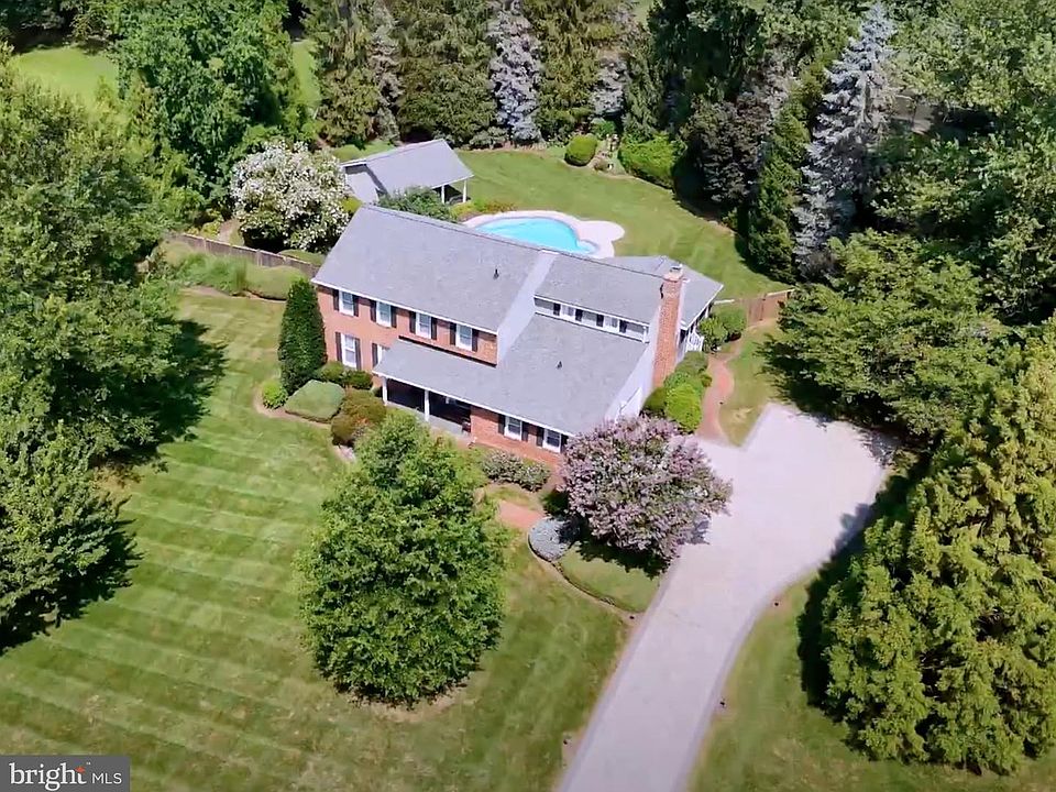 1st image of 10904 Equestrian Ct