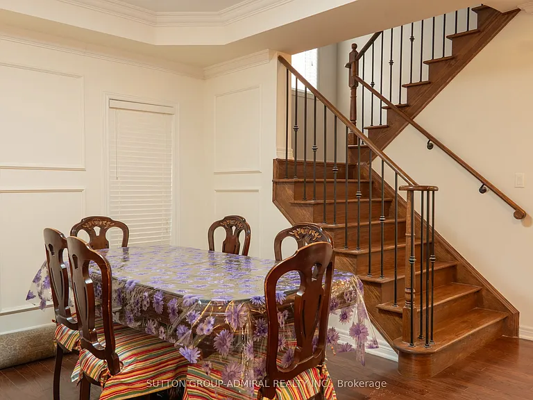 29 Wendelyn Dr #MAIN 2ND FLOOR — Photo 9