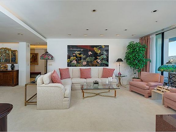 2nd image of 10375 Wilshire Blvd