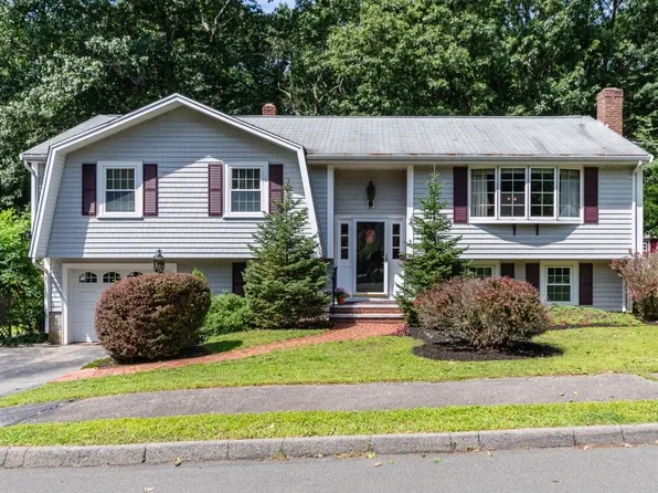 93 Cardinal Ct, Braintree, MA 02184