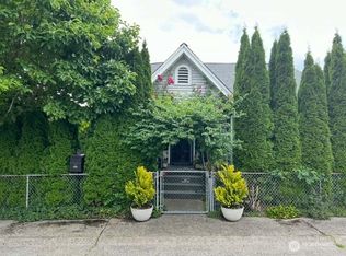 305 Olympic Pl, Bremerton, WA