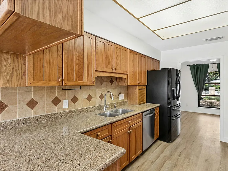 1401 Dragon Dr — Photo 8