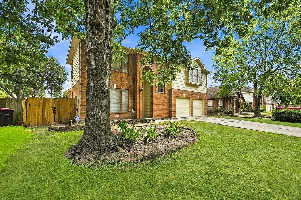 3 bed, 2.5 bath, 2276 sqft, $1,945 — Photo 3