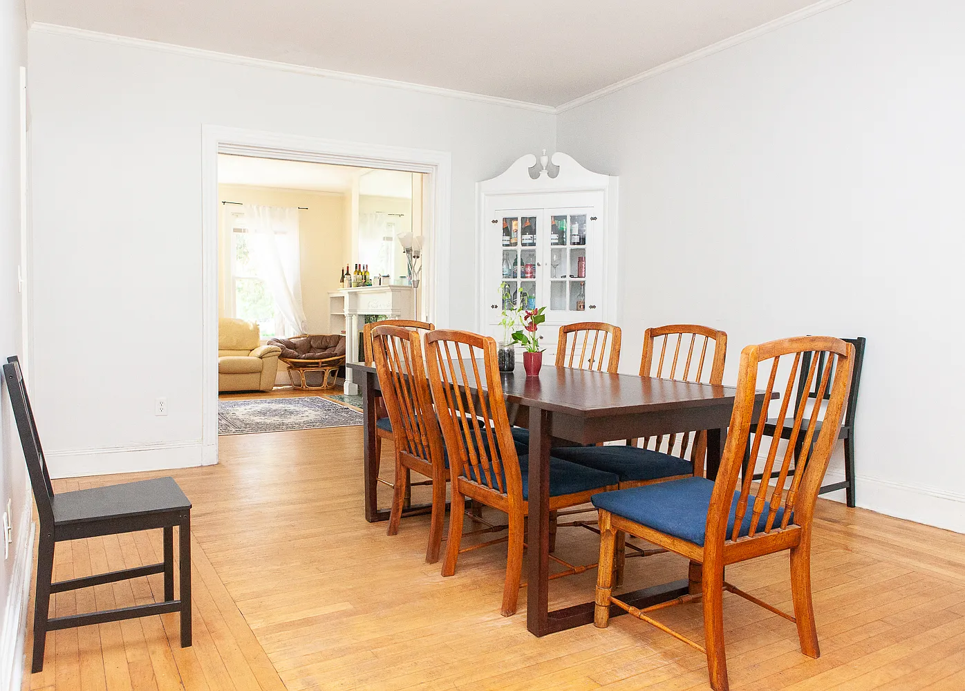 6 bed, 2.5 bath, 2200 sqft, $4,995 — Photo 4