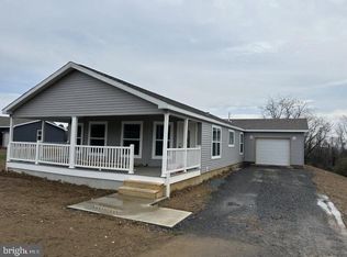 65 Ash Rd, Hamburg, PA 19526