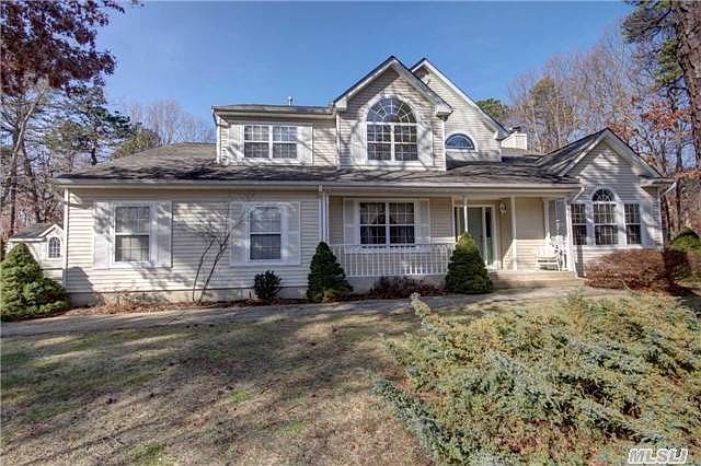 1st image of 10 Rockhill Cir