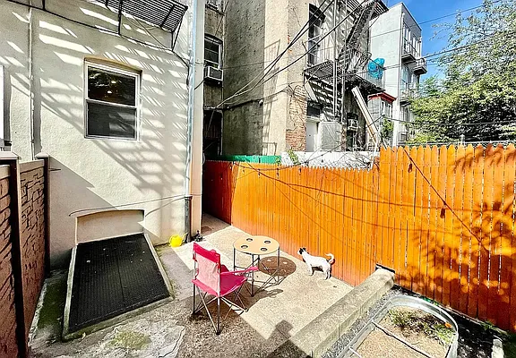 Rented by Pear NYC LLC | media 12