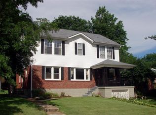 1529 N Berry Rd, Saint Louis, MO 63119