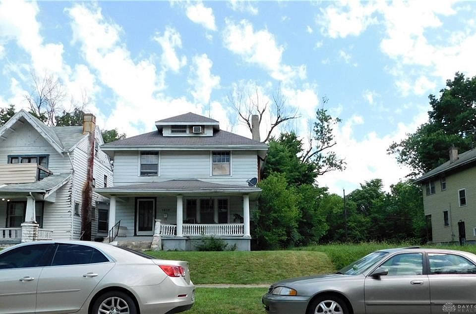 1st image of 1617 W Grand Ave