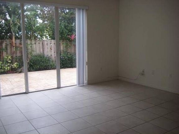 5th image of 7554 NW 113 Pa