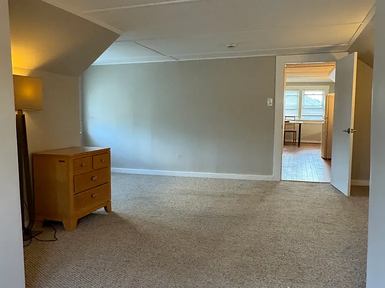 34-36 Curry Cir — Photo 5