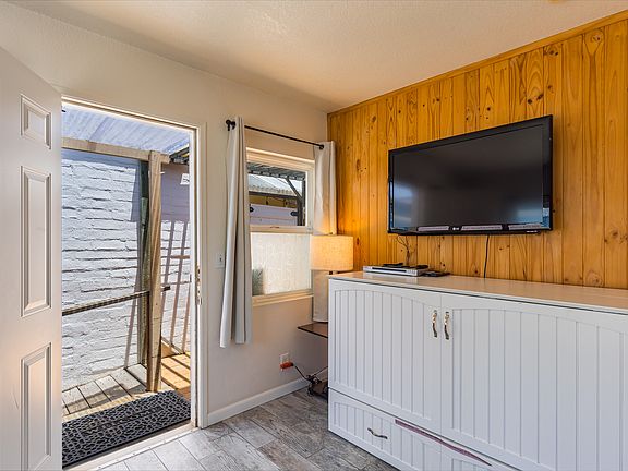 3rd image of 830-32 Pismo Ct #832