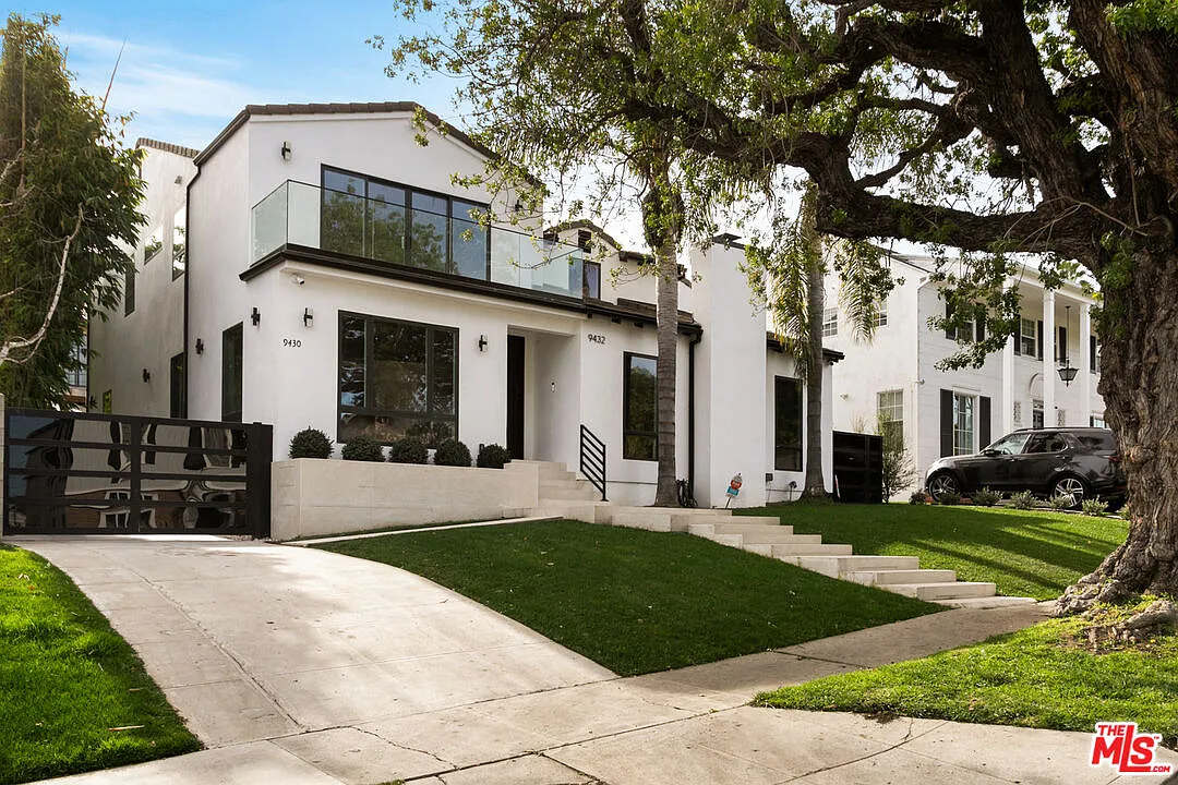 5 bed, 5.5 bath, 4092 sqft, $23,950 — Photo 1