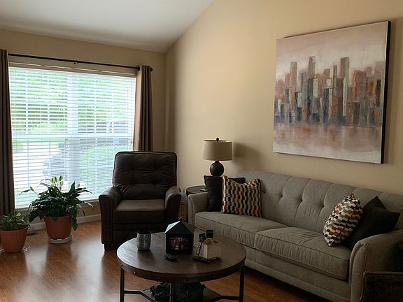 2nd image of 3204 Country Hollow Dr