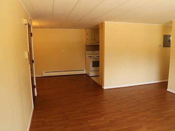 3rd image of 20 Nelson Dr APT 2A
