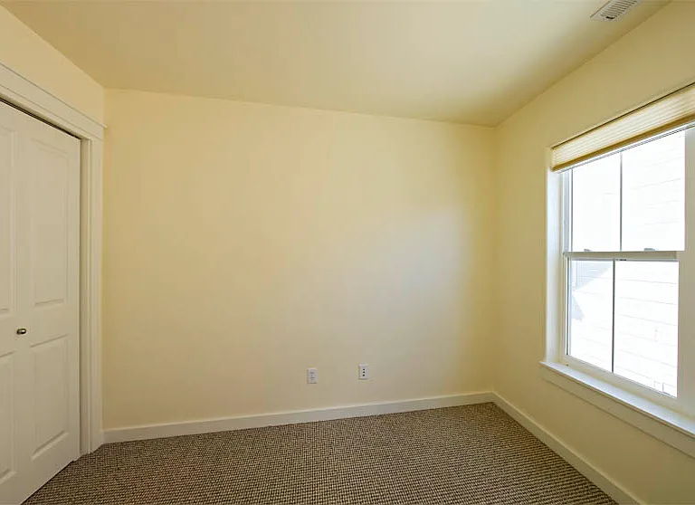 3892 Equestrian Ln — Photo 2