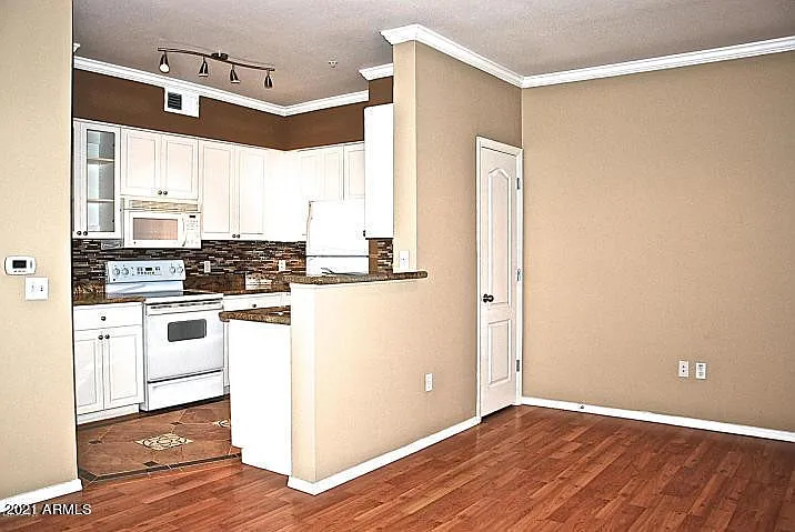 2 bed, 2.0 bath, 1118 sqft, $1,895 — Photo 4