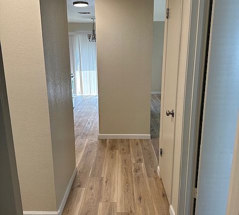 3rd image of 445 Almond Dr APT 60