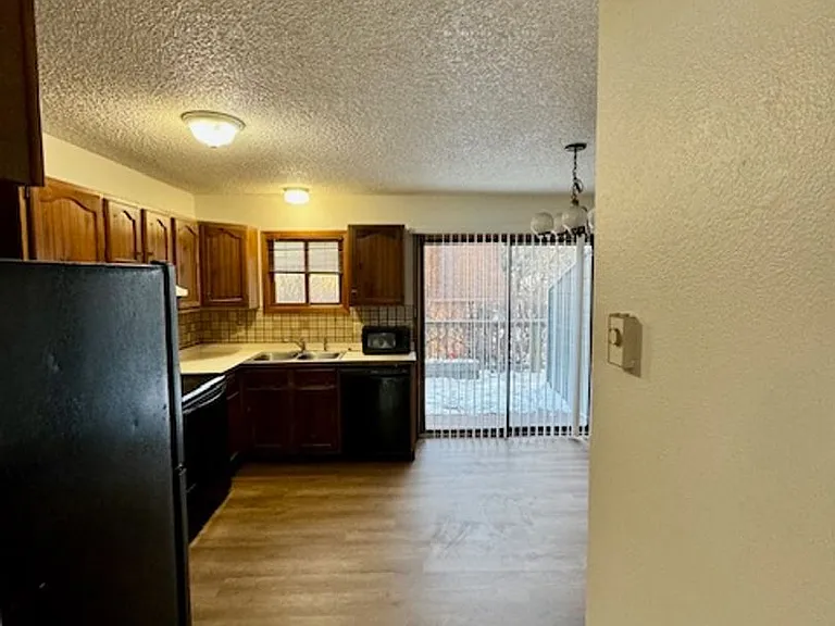 1605 W Koch St — Photo 10